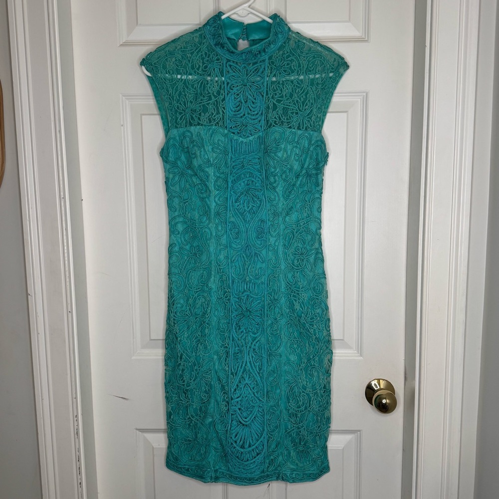 Sue Wong Nocturne Dress 6 Teal Soutache Lace Sheath Cocktail Illusion Neck